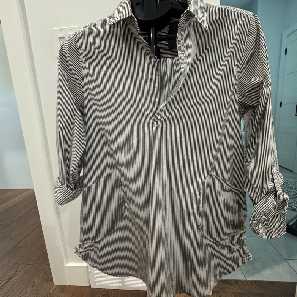 Kenar Men's Black and White Striped Button Down Shirt